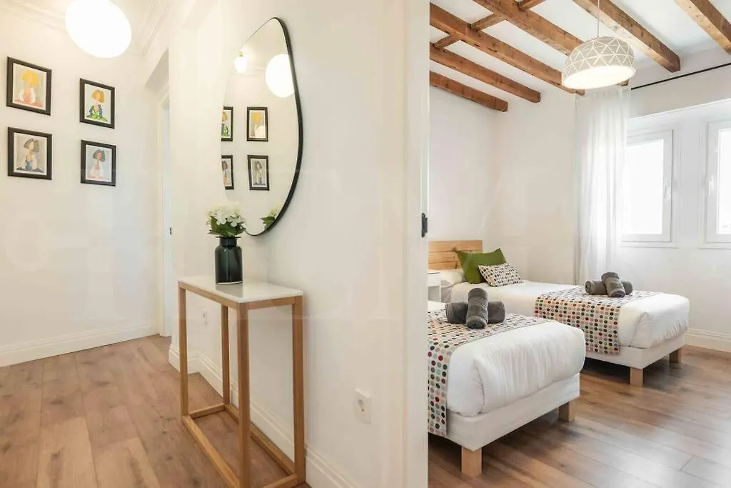 Modern Apartment Next To The Cervantes Theatre By Rems マラガ