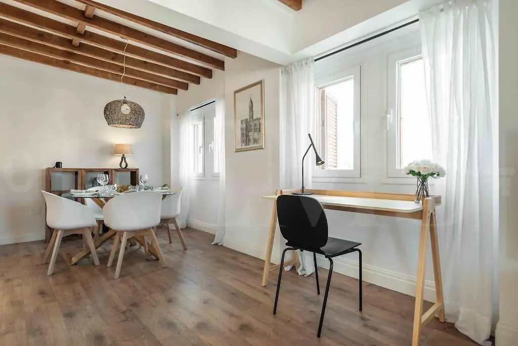 Modern Apartment Next To The Cervantes Theatre By Rems マラガ